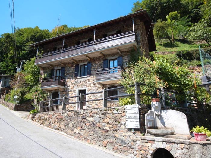 Casa con 5 locali in vendita in FALMENTA VIA PER CAMBERTO, Valle Cannobina