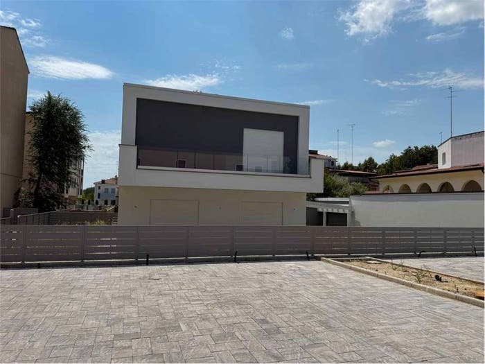 Casa con 6 locali in vendita in Via Piangipane SNC, San Paolo, Ferrara