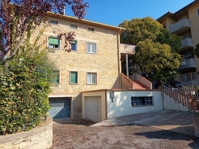 Appartamento con 5 locali in vendita in Via Fratelli Rosselli, Centro, Magione