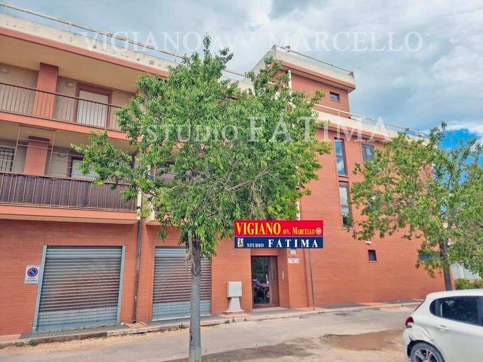Appartamento quadrilocale in vendita in Viale Fortore, Villaggio Artigiani Via Manfredonia, Foggia