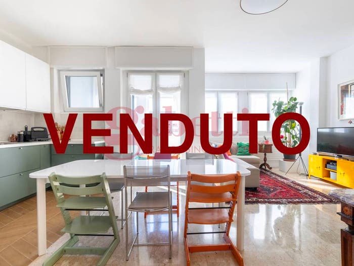 Appartamento con 5 locali in vendita in Via Valtellina, Cenisio Sarpi Isola, Milano