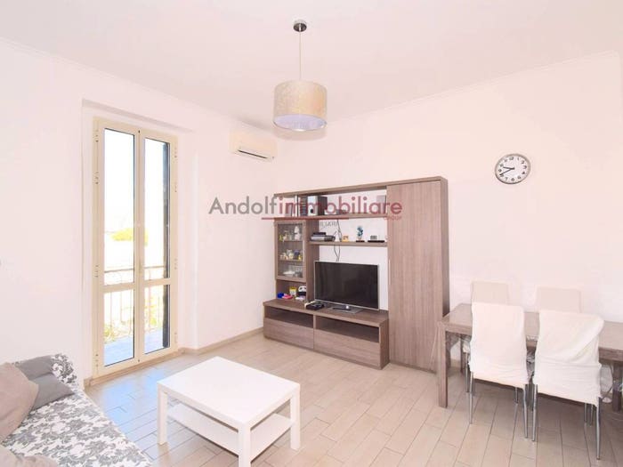 Appartamento trilocale in vendita in Via Atratina, Gaeta