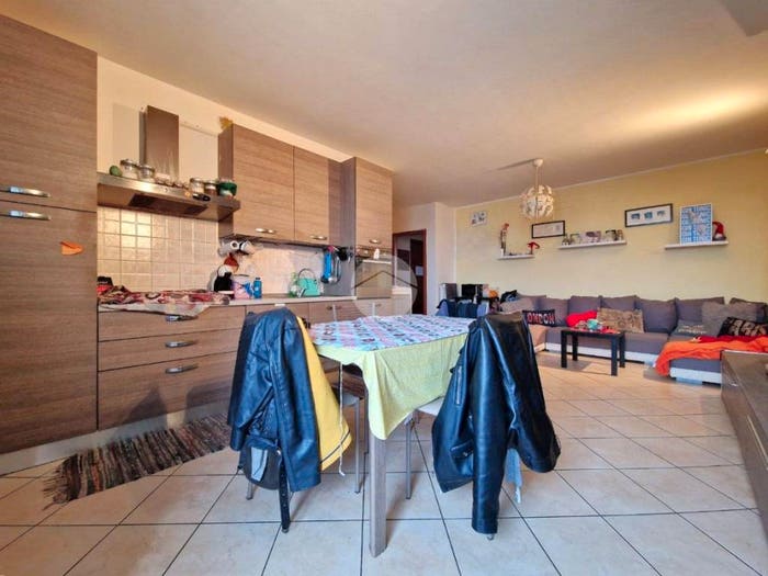 Appartamento trilocale in vendita in Via Giuseppe Verdi, Borgoforte, Borgo Virgilio