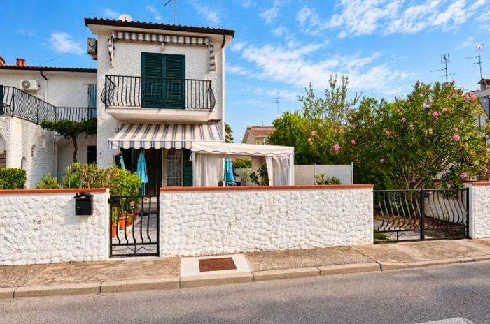 Casa trilocale in vendita in Piazza Vittorio Veneto, Lido degli Scacchi Lido di Pomposa, Comacchio