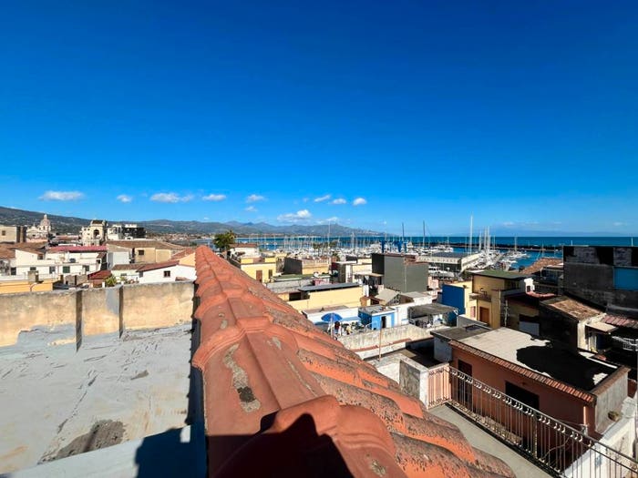 Casa con 6 locali in vendita in Via Pace, Centro, Riposto