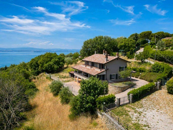 Casa con 6 locali in vendita in Via di Passignano sul Trasimeno, Passignano sul Trasimeno
