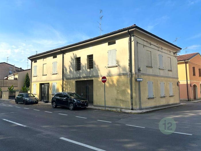 Appartamento trilocale in vendita in VIALE CIRCONVALLAZIONE, Centro, Mirandola