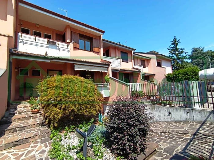 Casa quadrilocale in vendita in Via Ada Negri, Gorle