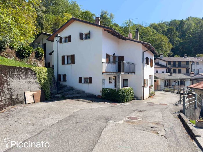 Casa quadrilocale in vendita in Borgo Dolina, Villanova, Lusevera