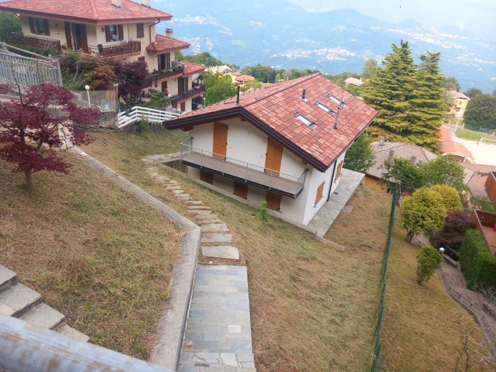 Casa con 5 locali in vendita in Via Roma, Centro, Costa Valle Imagna