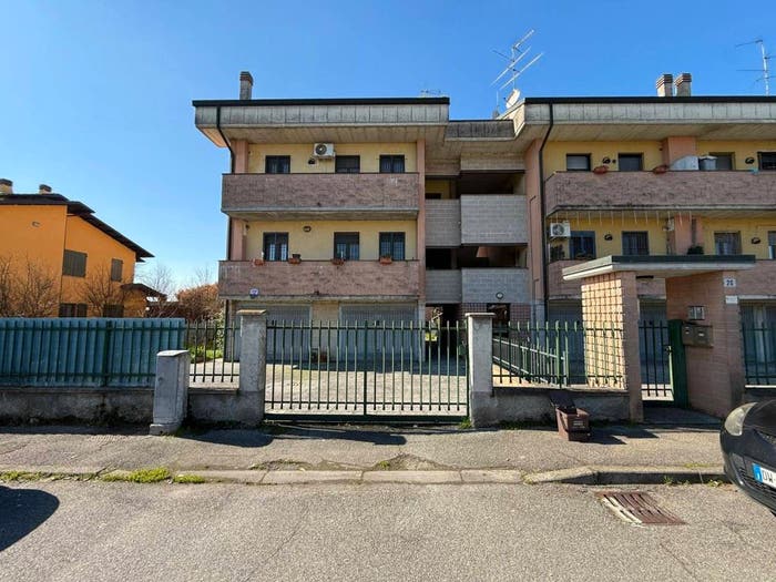 Appartamento trilocale in vendita in Via John e Robert Kennedy, Valera Fratta