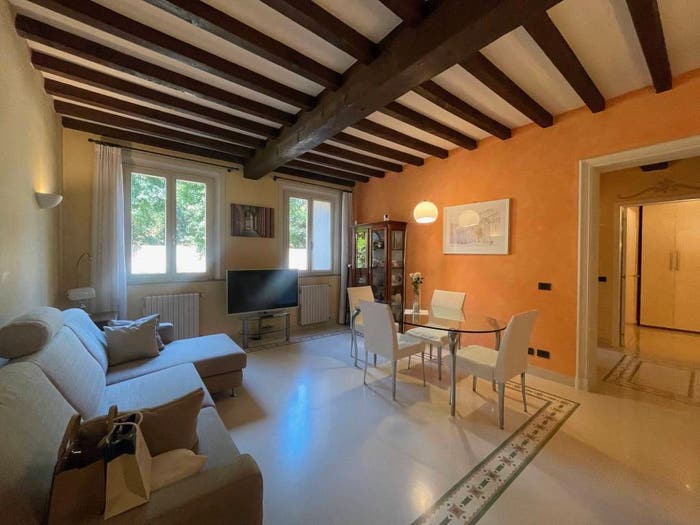 Appartamento quadrilocale in vendita in Corso Adriano, Centro Storico, Modena