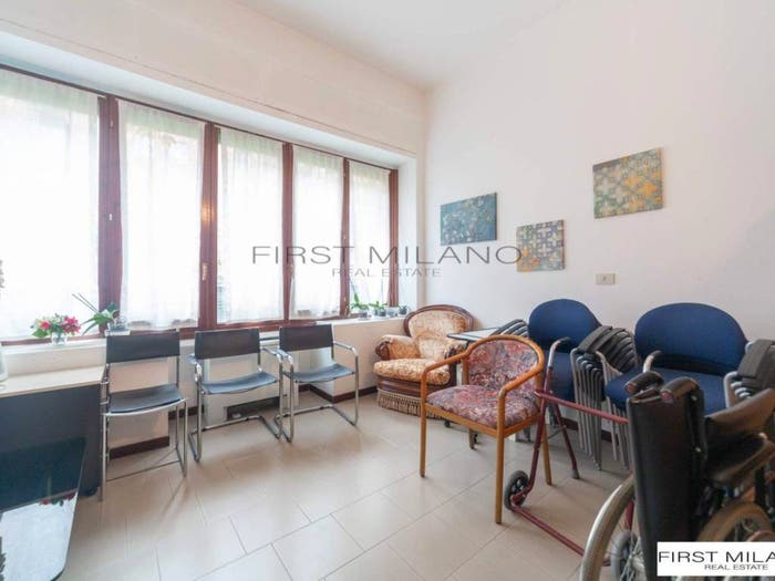 Appartamento con 6 locali in vendita in Via Privata Angera, Maggiolina, Milano