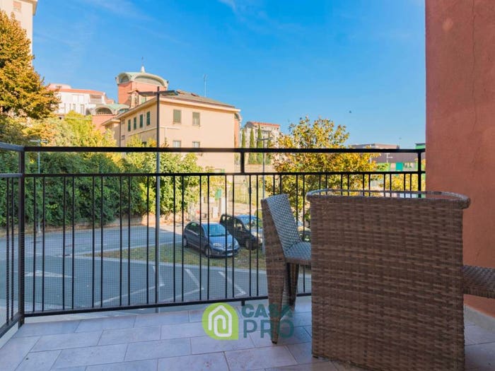 Appartamento quadrilocale in vendita in Piazzale Luigi Moroni, Oltreletimbro Santa Rita, Savona