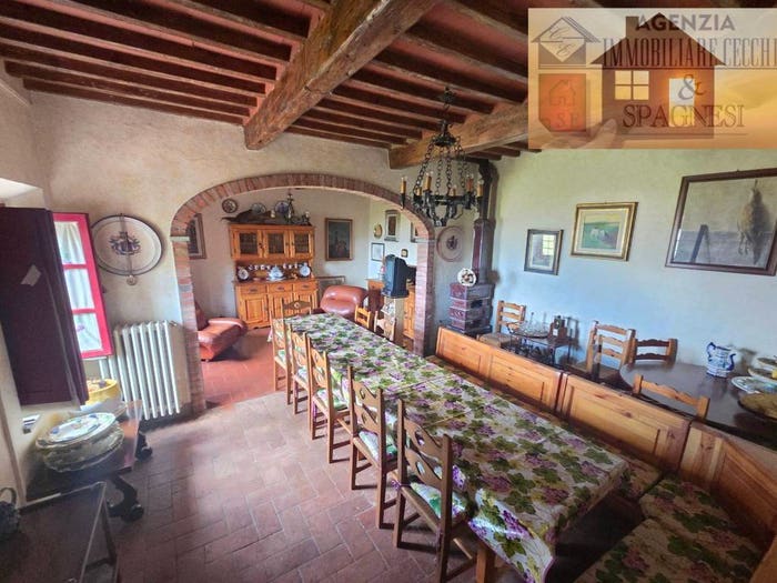 Casa con 6 locali in vendita in Via Capezzana, Carmignano