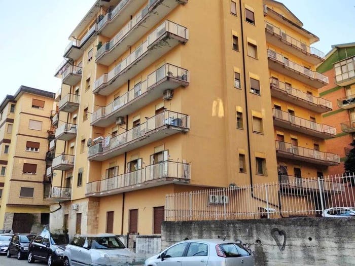 Appartamento quadrilocale in vendita in via raffaele pellecchia, A Annarumma A Gasperi F Tedesco, Avellino