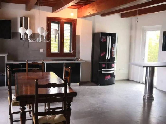 Casa con 6 locali in vendita in Cingoli
