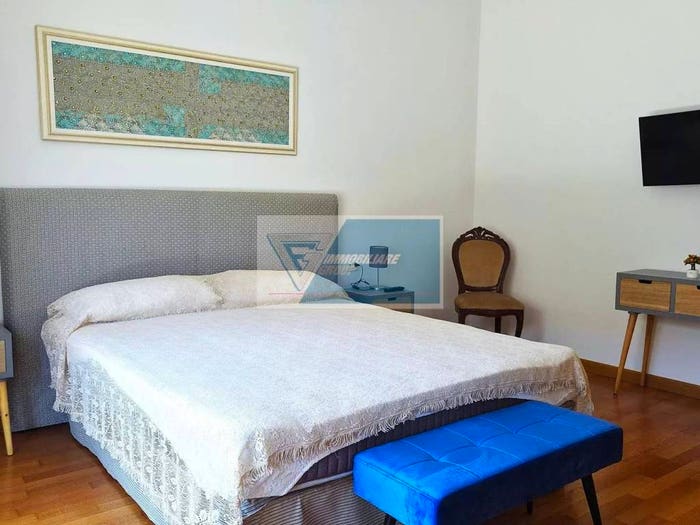 Appartamento con 5 locali in vendita in Piazza Sgroi, Centro, Noto