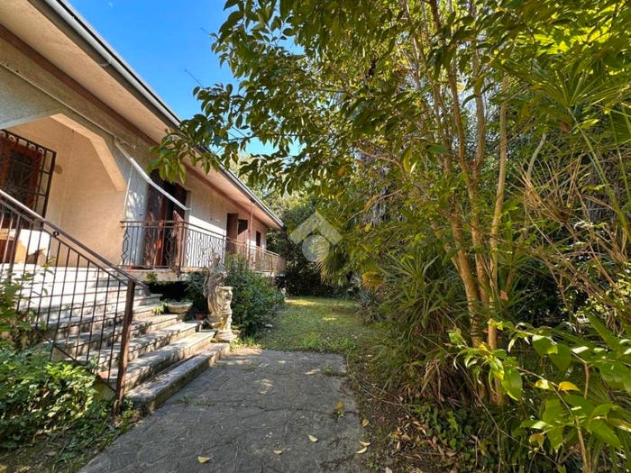 Casa con 6 locali in vendita in Via Acque, San Zenone degli Ezzelini