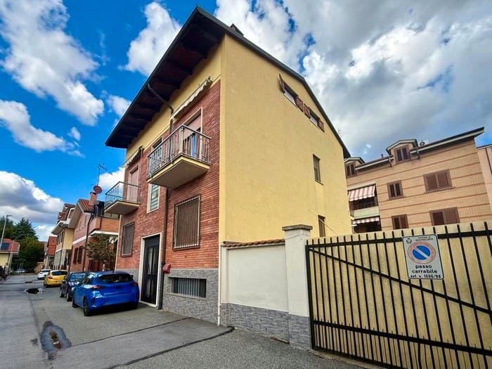 Casa con 6 locali in vendita in Via Trieste, Nichelino