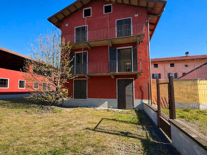 Casa con 6 locali in vendita in Via Adua, Valdengo