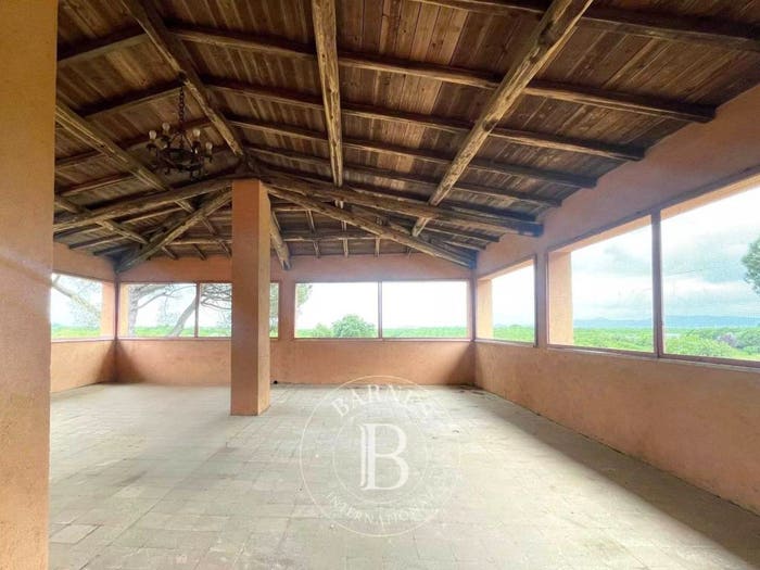 Casa con 6 locali in vendita in Via Casale, Nepi