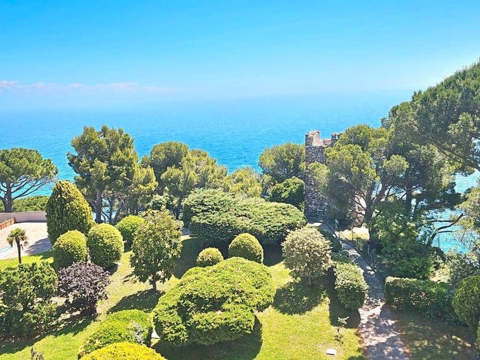 Casa quadrilocale in vendita in Via della Ginestra, Bergeggi