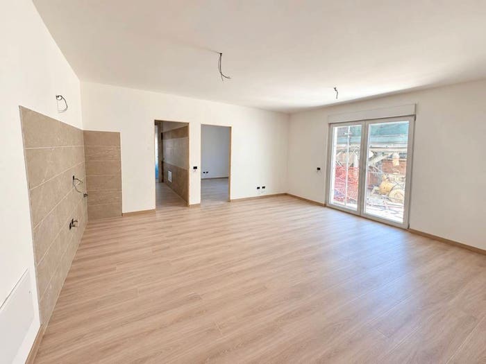 Appartamento trilocale in vendita in Via delle Acacie, Centocelle, Roma
