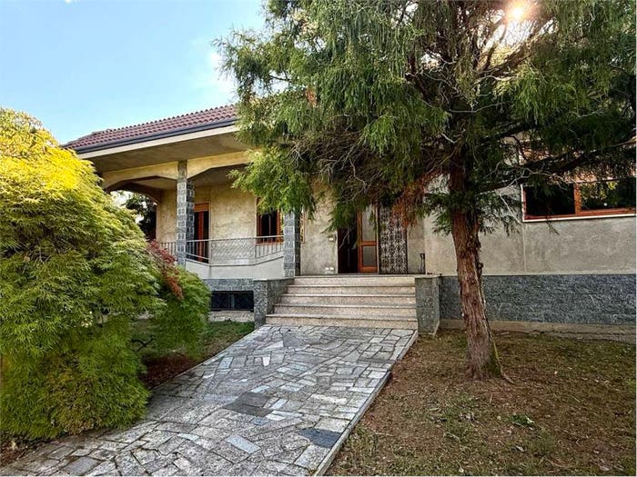 Casa con 6 locali in vendita in Centro, Cressa