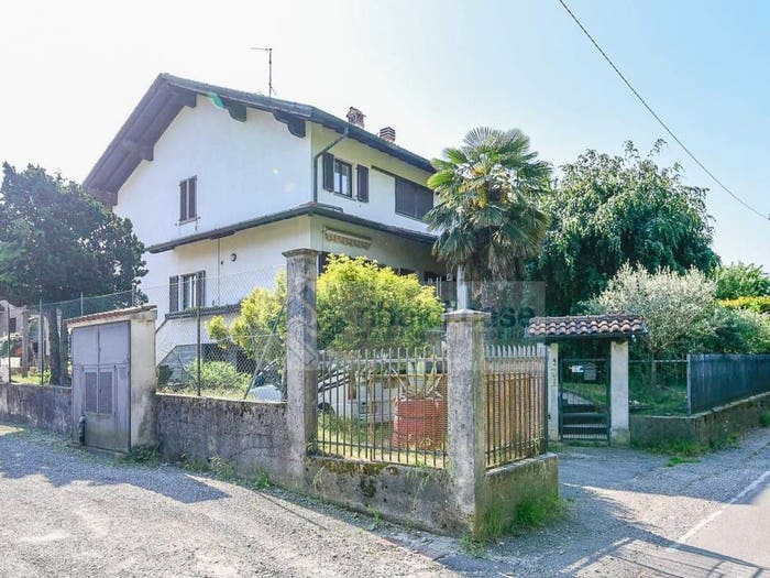 Casa con 6 locali in vendita in via Lovati, Calò, Besana in Brianza