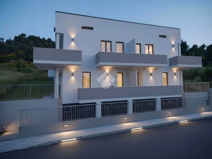 Appartamento con 5 locali in vendita in Via Ca' Mini, Montescudo Montecolombo