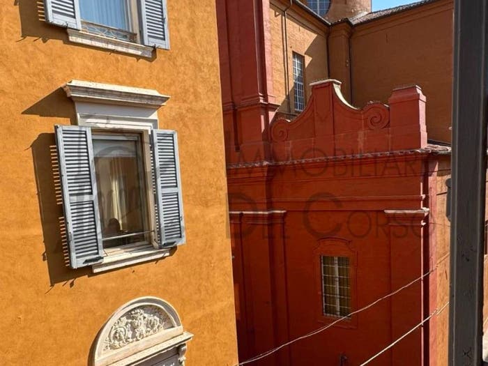 Appartamento con 5 locali in vendita in Via San Carlo, Centro Storico, Modena