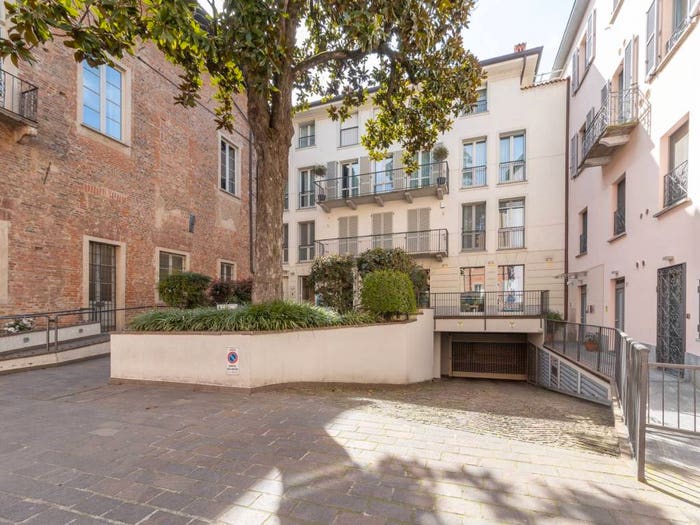 Appartamento con 5 locali in vendita in Corso Camillo Benso di Cavour, Centro Storico, Pavia