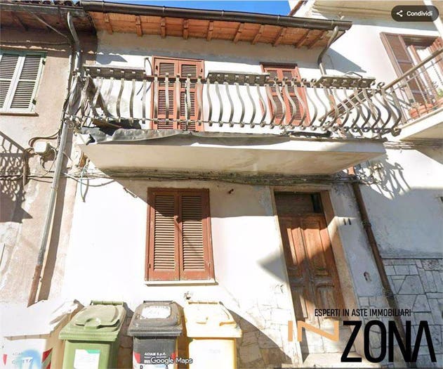 Appartamento trilocale in vendita in Via Messina, Centro, Carsoli