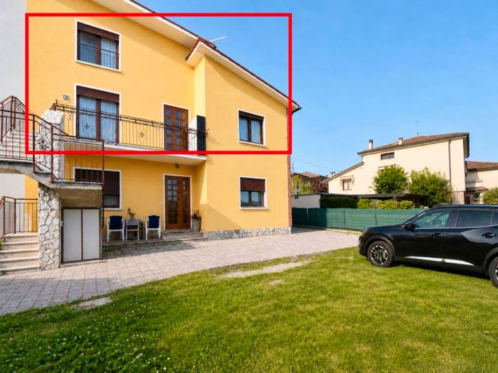 Casa con 6 locali in vendita in Via Molini, Centro, Creazzo