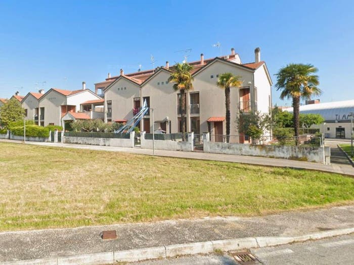 Casa quadrilocale in vendita in Via Salvatore Quasimodo, Centro, Falconara Marittima