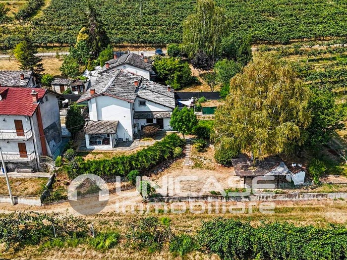 Casa con 5 locali in vendita in Via Antica Torriana, Barge