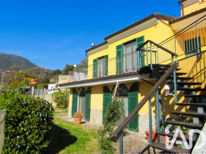 Casa con 6 locali in vendita in Via Liggie, Centro, Boissano