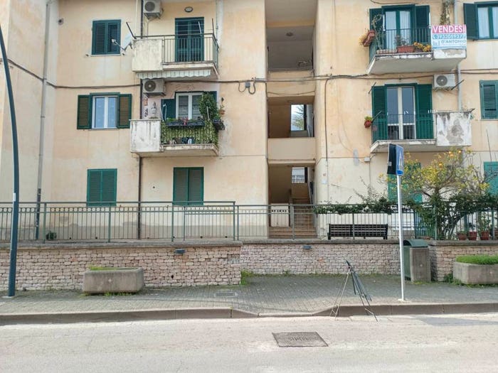 Appartamento trilocale in vendita in Viale della Democrazia, Quadrivio, Campagna