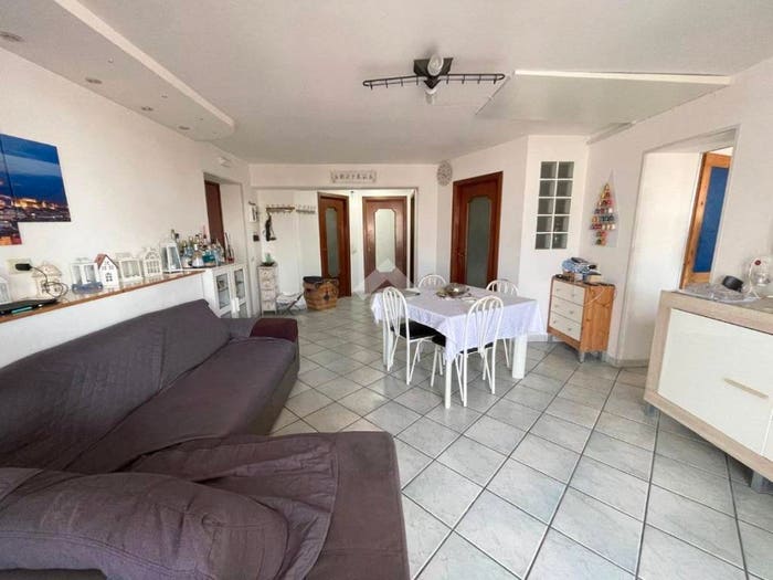Appartamento con 6 locali in vendita in Via cimitero, Centro, Pollena Trocchia