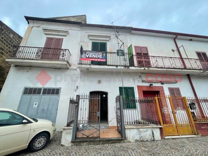 Casa trilocale in vendita in Piazza mercato, Centro, Carinola