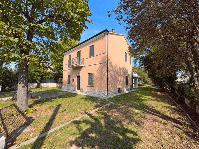 Casa con 6 locali in vendita in Via Rio Cozzi, Villanova, Forlì