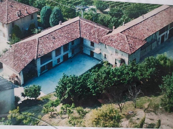 Casa con 6 locali in vendita in San Rocco Seno d'Elvio, Alba