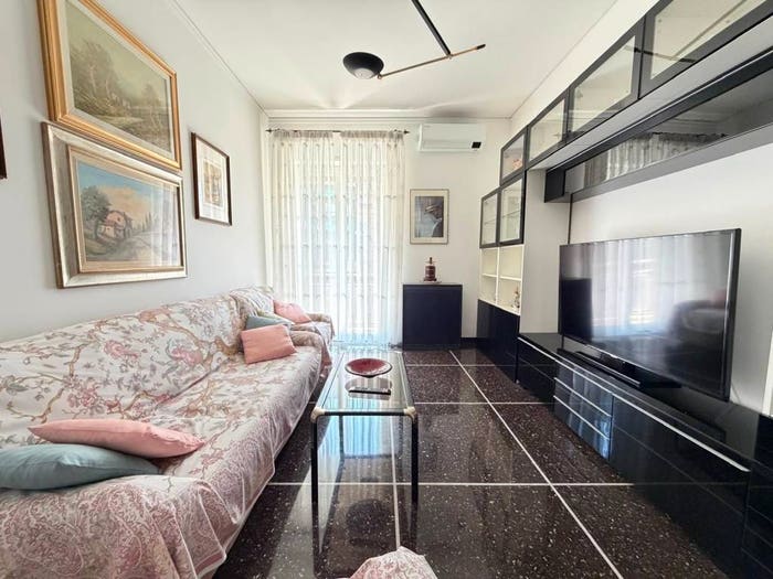 Appartamento quadrilocale in vendita in Via Isonzo, Sturla, Genova