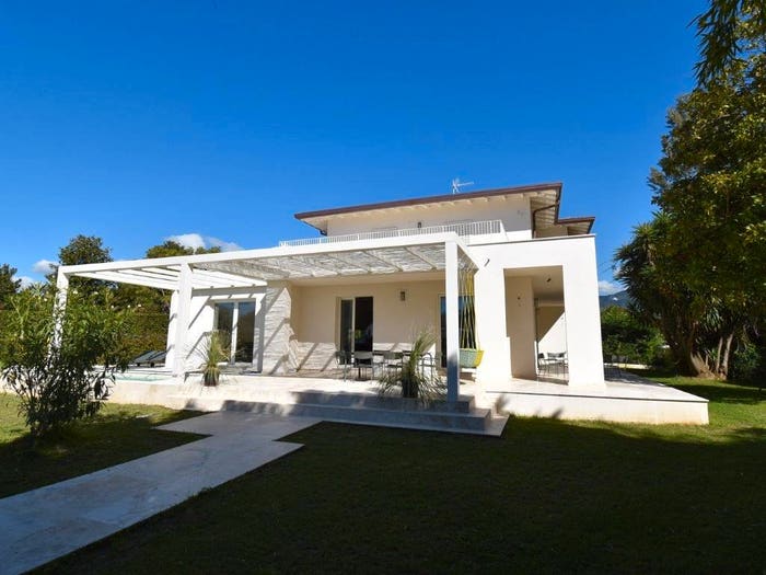 Casa con 6 locali in vendita in Via Donatello, Roma Imperiale, Forte dei Marmi
