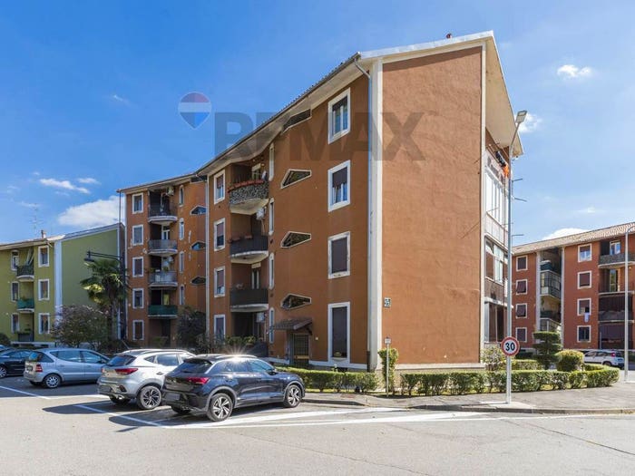Appartamento trilocale in vendita in Piazzale Gabriele D'Annunzio, Sant'Anna, Busto Arsizio