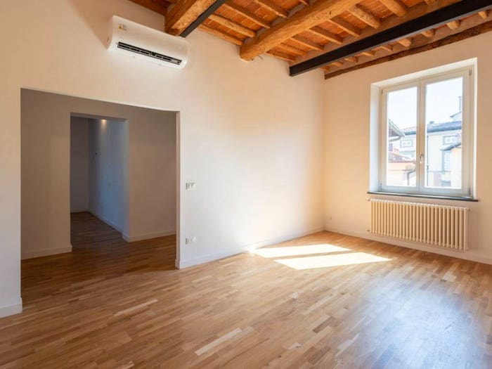 Appartamento con 5 locali in vendita in Vicolo della Minerva, Piazza Napoleone San Michele, Lucca