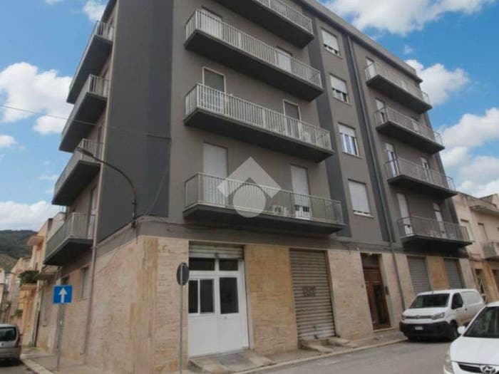 Appartamento quadrilocale in vendita in Via IV Novembre, Casa Santa, Erice