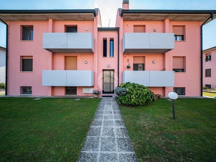 Appartamento quadrilocale in vendita in Via Chiesa S Silvestro, Eremo, Curtatone