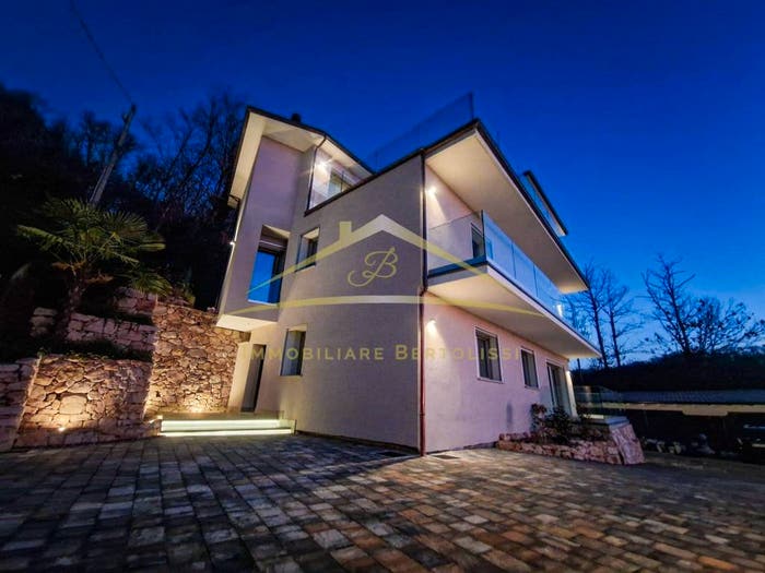 Casa con 5 locali in vendita in Via Colle dei Fiori, Centro, Borgosesia